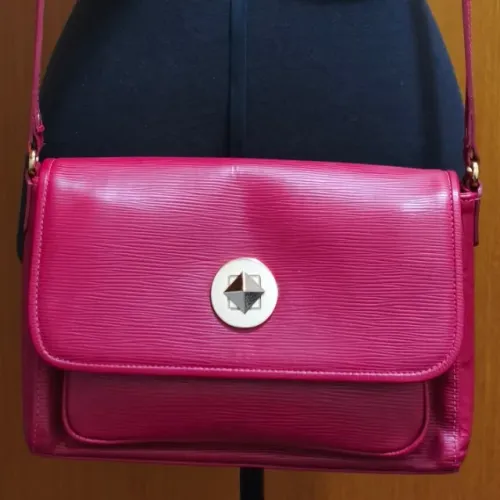 Bolsa Corello em couro texturizado