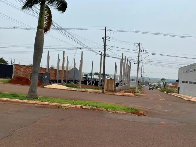 Galpão à venda em Jardim Munique, Maringá-PR