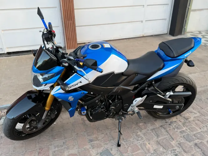 Gsr750za