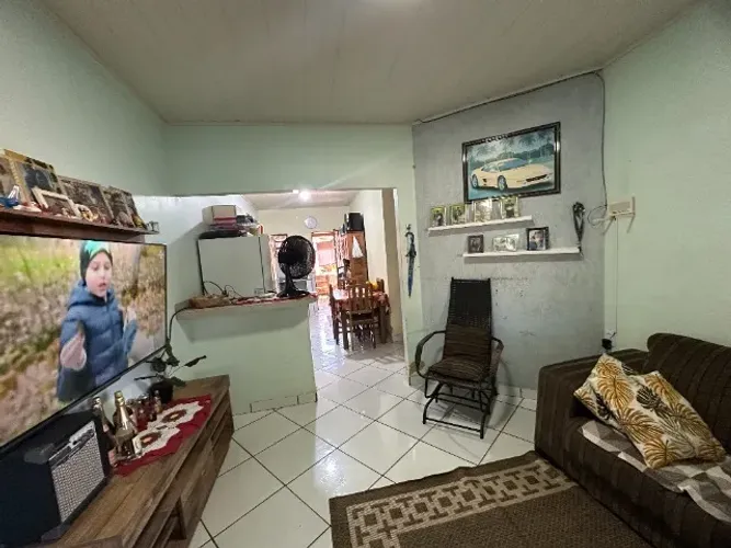 Casa com 2 quartos no Aeroclube.