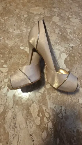 Peep toe Spatifilus champagne dourado salto alto 37