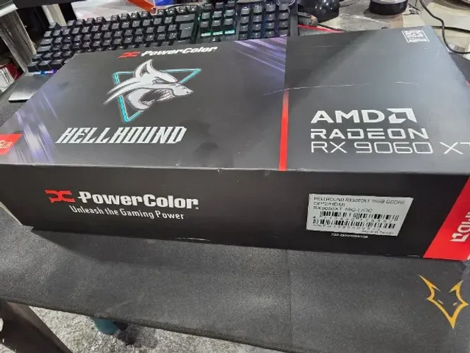 Placa de Video AMD RADEON RX9060xt 16G triple Fan