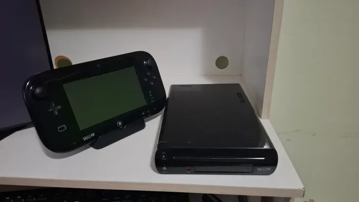 Wii u desbloqueado + monitor 20 polegadas