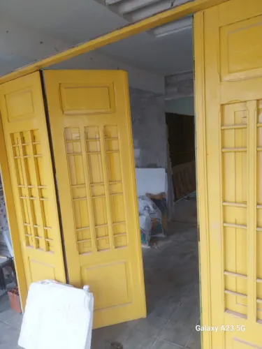 Porta em massaranduba 2,40 x 2,10 de altura
