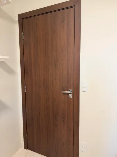 Portas usadas em perfeito estado