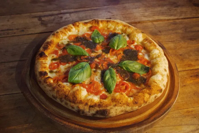 PROCURO PIZZAIOLO FIXO