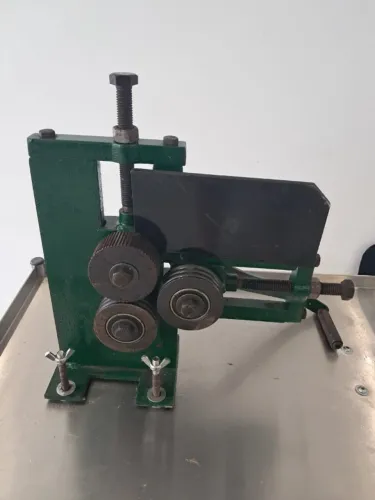 Calandra manual para fabricação/dobra de estribos