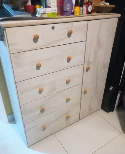 Cômoda 5 gavetas