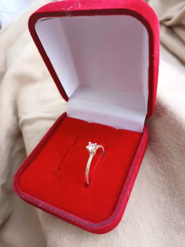 Anel solitário de prata 925 com zircônia rosa