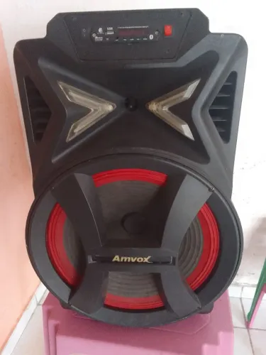 Vende-se Caixa de Som Amvox montada boca de 12 pol