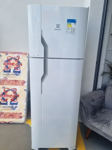 Geladeira Electrolux 220v $1.199,00 A vista ou 12x 116,90 no cartão de crédito