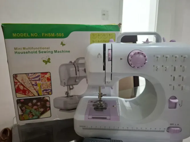 Máquina de costura portátil 