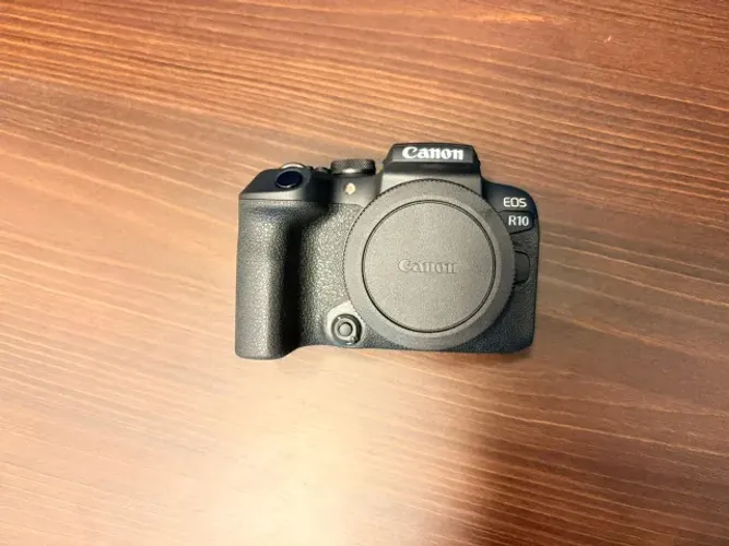? Canon EOS R10 - Somente Corpo