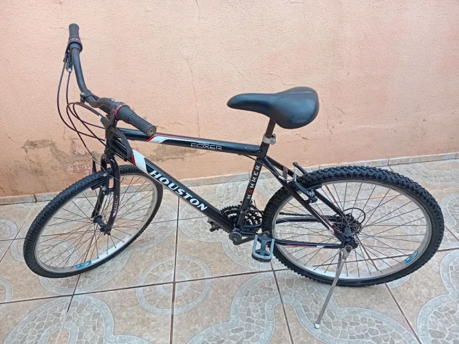 Bicicleta aro 26 vendo troco