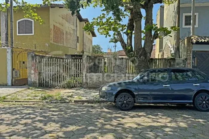 TERRENO à venda em Peruíbe, no bairro Centro