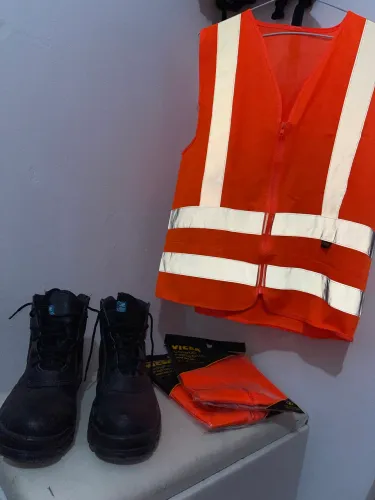 KIT EPI (Colete Refletivo + Bota bico de aço)