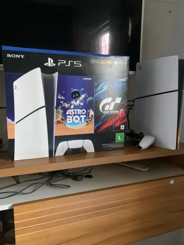 Vendo Ps5 praticamente novo só usei 1 mês !