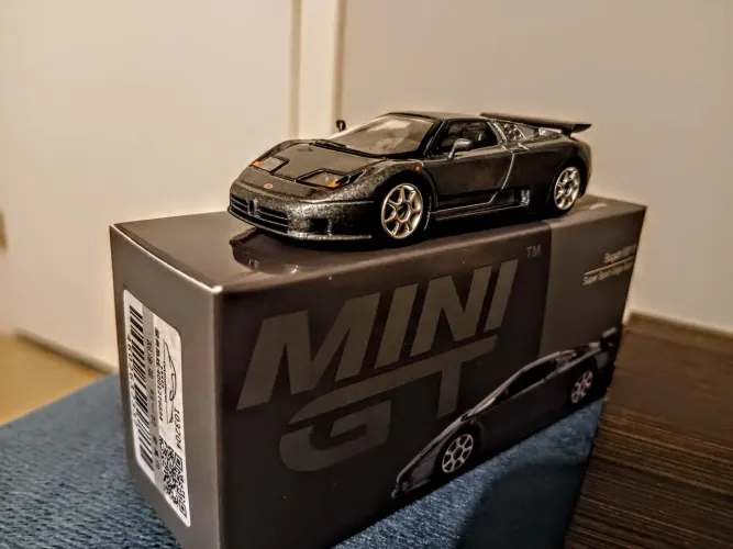 Mini GT Bugatti EB110 1/64