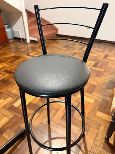 2 Banquetas pretas