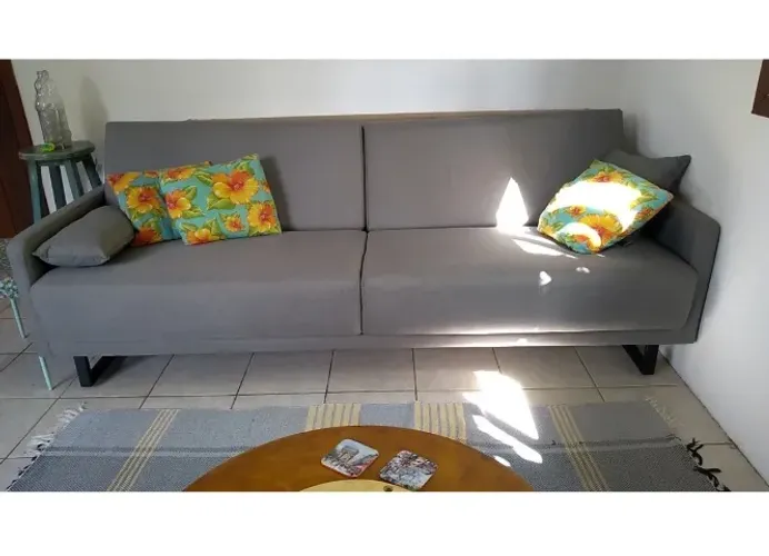 Sofá 4 lugares tecido linho cinza