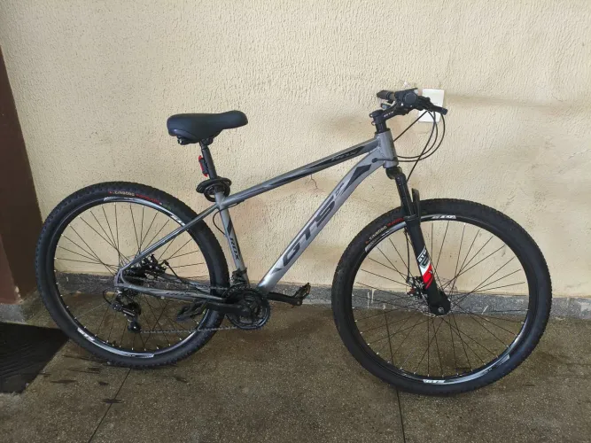 Bicicleta Aro 29 / Câmbio Shimano 21v / Freio à Disco
