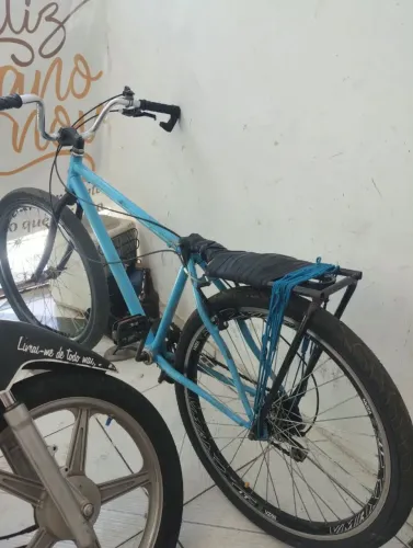 Vendo esta bicicleta ou troco por iPhone qualquer modelo