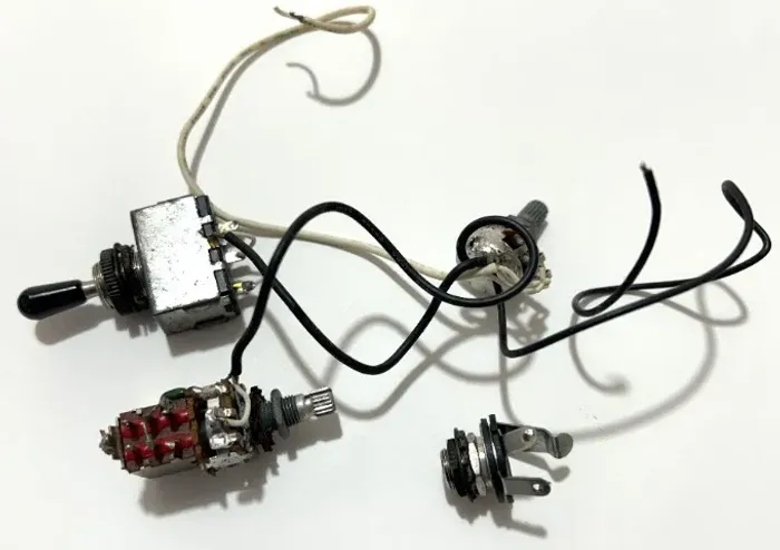 Tagima T-Zero Guitarra Elétrica Eletrônica Interruptor de 3 vias Push/Pull Tone e Volume R