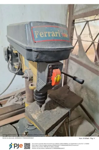Leilão Judicial de Furadeira de Bancada, marca FERRARI, lance inicial de 50%