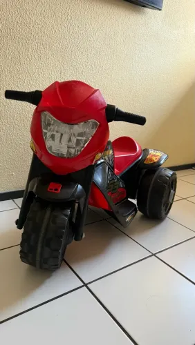 Moto elétrica infantil 
