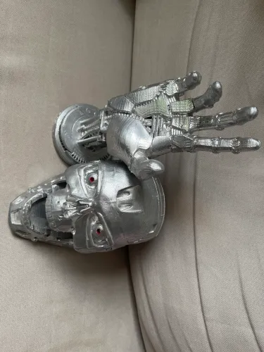 Mão e Crânio Endosqueleto T-800