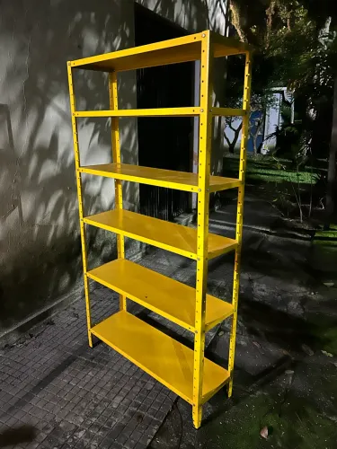 ESTANTE DE METAL
