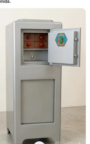 Vendo dois cofres residências $500 cada 