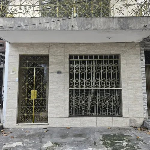 CASA PARA ALUGAR NA BATISTA CAMPOS, COM 3/4, SENDO 1 SUÍTE