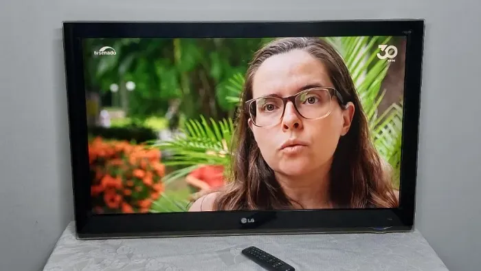 TV Lg 42 pol LCD, Conversor Digital Integrado, Full HD - Time Machine - (Não é Smart)