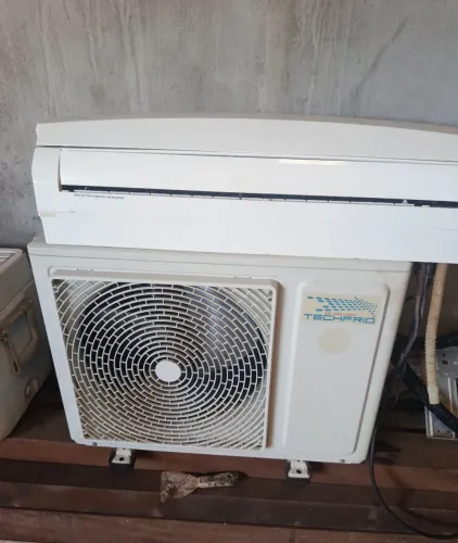 Vende-se central de ar 12btus R$600,00