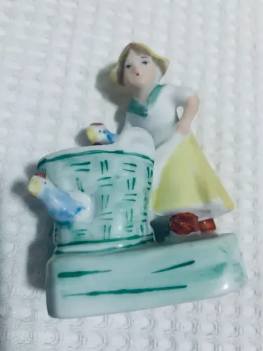 miniatura de holandesa com vaso - anos 40 - 9 cm de altura