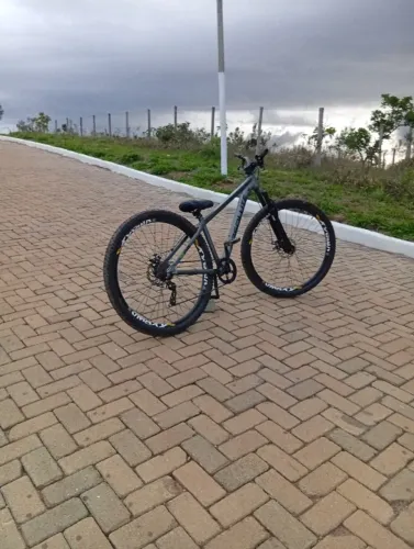 Vendo bicicleta absoluto Nero 5 nova 5 meses