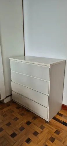 Cômoda Tok&Stok Mince Branca 4 Gavetas - Design Minimalista Sem Puxador
