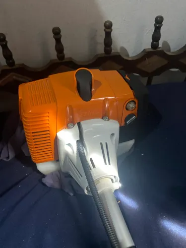 Roçadeira stihl fs 120 zera nunca usada vendo por 2,900 