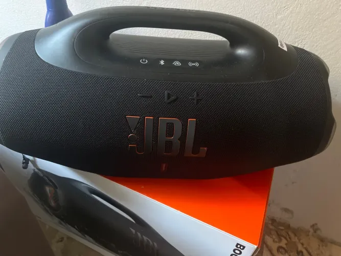 Jbl bomboox 4wifi