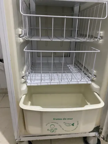 Vendo Freezer Cônsul 180 /127v