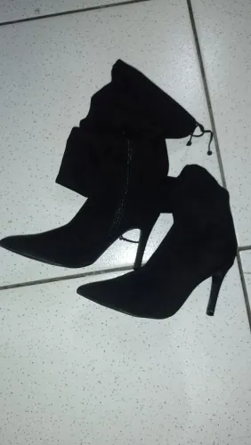 Bota usada poucas vezes
