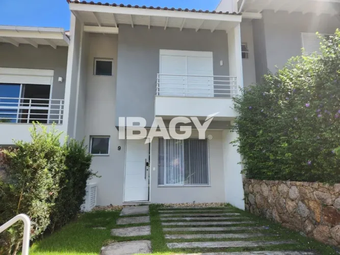 Excelente Casa em Condominio 3 dormitório(s) em Sambaqui - Florianópolis