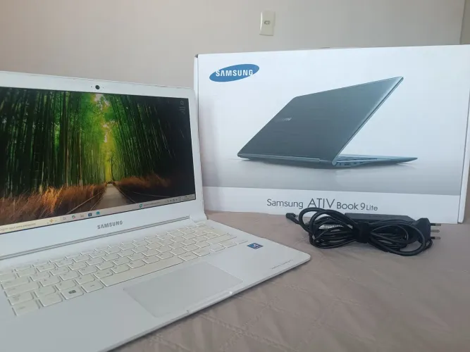 Samsung Ativ Book 9 Lite Branco, usado em excelente estado de conservação.