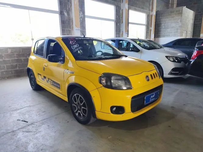 Fiat Uno Sporting Dualogic 1.4 EVO Flex 8V 4P 2012