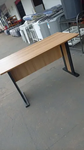 Escrivaninha nova em oferta
