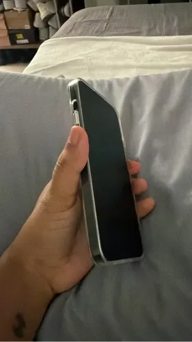 iPhone 14 Pro Max não pega chip físico (virtual oscila)