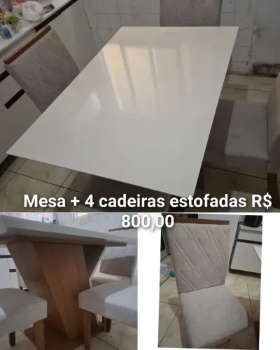 Vendo mesa com 4 cadeiras estofadas