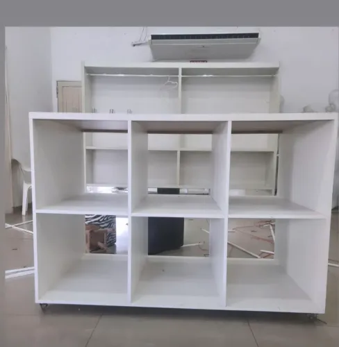 Balcão de Atendimento com 6 nichos