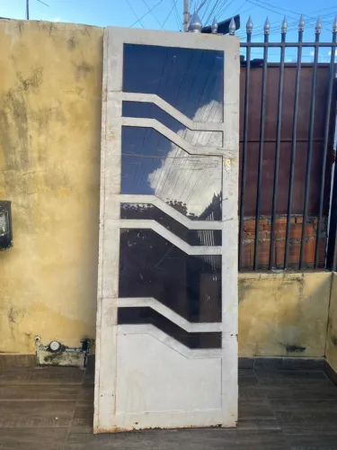 Porta de ferro